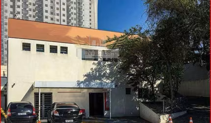 prédio comercial, Próximo do corredor ABD, com 1.021 m² de terreno e 1.230 m² de área construída