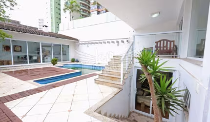 Sobrado Comercial com Pé Direito Duplo e Piscina para Alugar, 384m² - Bairro Jardim, Santo André/SP
