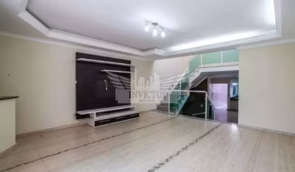 Sobrado com 3 Quartos para Comprar, 208m² - Bairro Bangu, Santo André/SP.