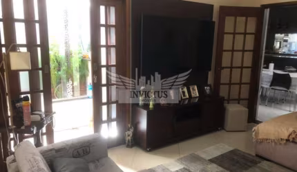 Sobrado com 3 Quartos para Comprar, 99m² - Vila Eldízia, Santo André/SP.