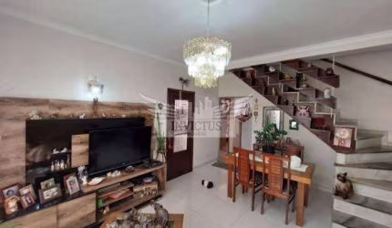 Sobrado com 3 Quartos para Comprar, 154m² - Rudge Ramos, Santo André/SP.