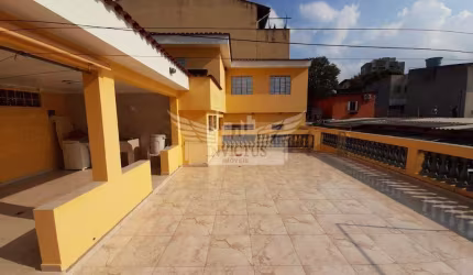 Sobrado com 5 Quartos para Comprar, 314m² - Vila Curuça em Santo André/SP.