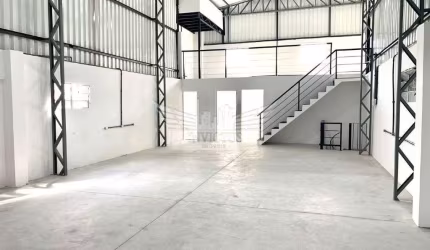 Galpão Comercial com Renda para Comprar, 324m² - Anchieta, São Bernardo do Campo/SP.