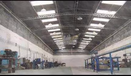 Galpão Comercial/Industrial para Comprar, 700m² - Vila Pires, Santo André/SP.
