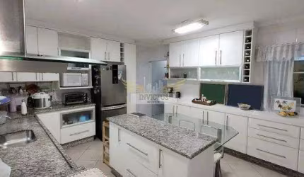 Sobrado com 3 Quartos para Comprar, 186m² - Vila Pires, Santo André/SP.