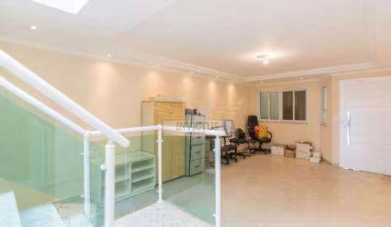 Sobrado com 4 Quartos para Comprar, 220m² - Vila Scarpelli, Santo André/SP.