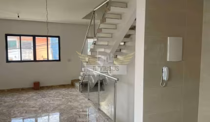 Sobrado com 2 Quartos para Comprar, 117m² - Vila Pires, Santo André/SP.