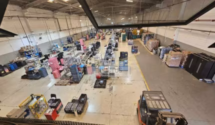 Galpão com Zoneamento Industrial ZUP 1 para Alugar, 2.200m² - Loteamento Coral, Mauá/SP.