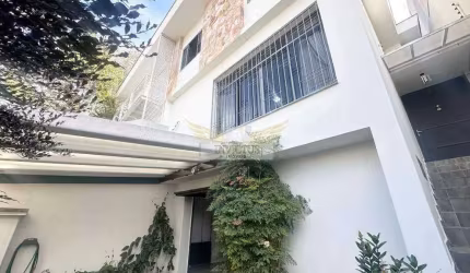 Sobrado com 4 Quartos para Comprar, 189m² - Bairro Jardim, Santo André/SP.