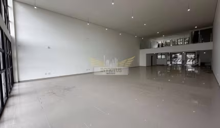Galpão Comercial com Fino Acabamento para Alugar, 620m² - Bairro Paraiso em Santo André/SP.