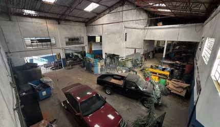 Galpão Comercial/Industrial para Comprar, 813m² - Campestre, Santo André/SP.