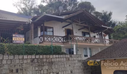Vende-se Sobrado com  para a Bahia da Babitonga JJLE/SC