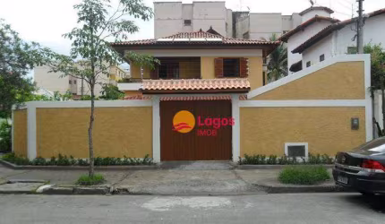 Casa com 4 quartos, 341 m² por R$ 2.500.000 - São Francisco - RJ