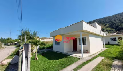 Casa com 3 dormitórios à venda, 116 m² por R$ 270.000,00 - Caxito - Maricá/RJ