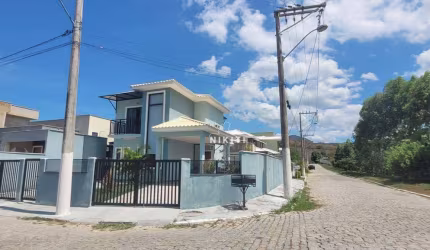 Casa com 2 dormitórios à venda, 115 m² por R$ 550.000,00 - Pindobas - Maricá/RJ