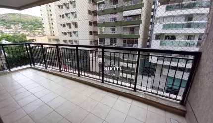 Apartamento de 2 quartos, suite,3° quarto reversível e dependências, varandão, vaga