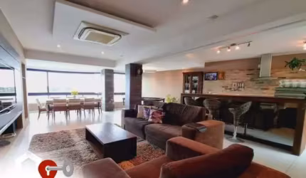 APARTAMENTO DIFERENCIADO COM VISTA PARA O RIO