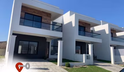 DUPLEX COM 03 SUÍTES EM IMBÉ