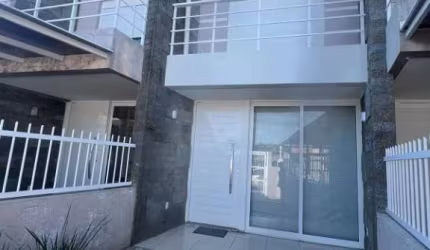 SOBRADO COM 2 SUÍTES MOBILIADO