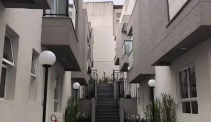 Sobrado com 2 dormitórios à venda, 60 m² por R$ 399.000,00 - Centro - Diadema/SP
