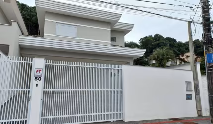 CASA ALTO PADRÃO NO ATIRADORES/GLÓRIA