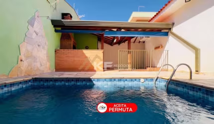 Casa à venda com piscina - armários  no bairro Nova Ribeirânia em Ribeirão Preto / SP