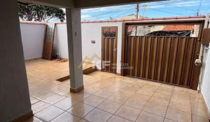 Casa à venda 3 dormitórios com edícula no Jardim Alvorada - Cravinhos/SP