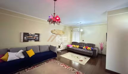 Casa à Venda 3 Dormitórios com Piscina e Varanda Gourmet no bairro Vila Tibério - Ribeirão Preto / SP