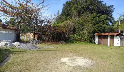 Terreno no bairro do Guaratuba em Bertioga.