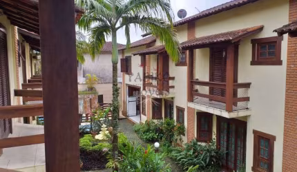 Casa em Villagio com 2 dorms, Maitinga, Bertioga