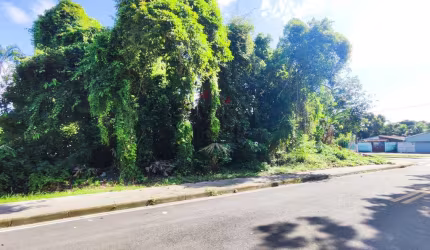 Terreno de esquina no bairro da Vista Alegre, em Bertioga.