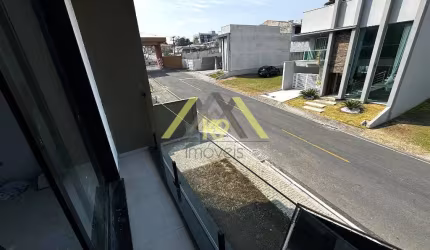 EXCELENTE SOBRADO ALTO PADRÃO COM BANHEIRA NO CAMPO PEQUENO EM COLOMBO