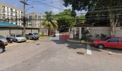 Apartamento 2 quartos sem suíte com vaga - Condomínio Residencial Oswaldo Lussac - Taquara - RJ