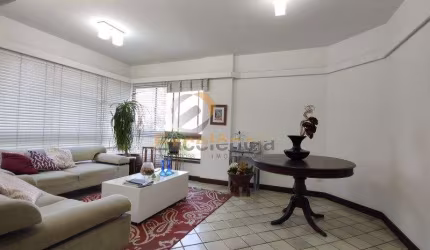 Apartamento com 4 quartos, 196m², Caminho das Árvores!