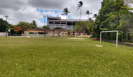 Terreno totalmente plano, com 15.350m², no bairro de Abrantes!