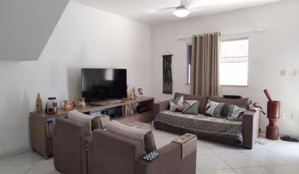 Casa duplex, 4 quartos, 162m² de terreno, em Ipitanga!
