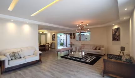 Casa duplex com 5 quartos, 533m² de terreno, na Estrada do Coco!