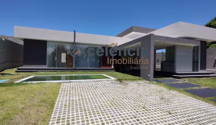 Casa térrea com 3 quartos, 400m2 de terreno, em Arembepe!