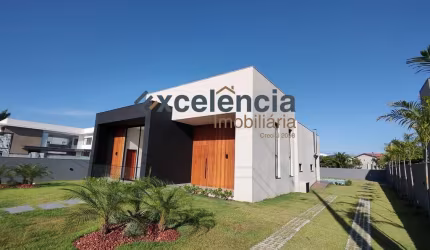 Casa térrea com 4 suítes, 780m2 de terreno, em Barra de Jacuípe!