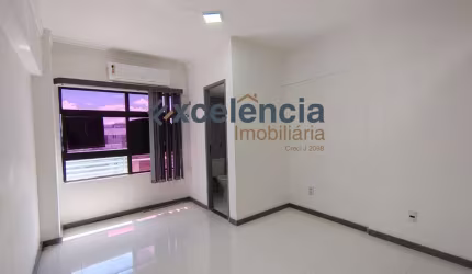 Sala comercial com 28m2, em Vilas do Atlântico!
