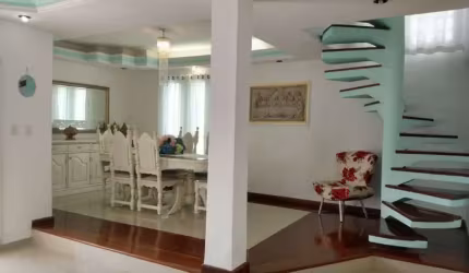 Casa duplex, 5 quartos, 252m² de terreno, Piatã!