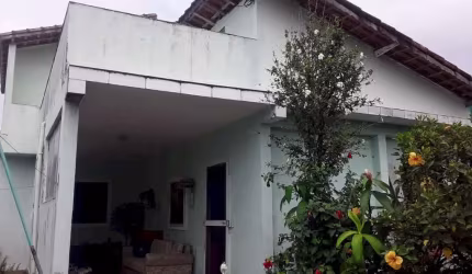 Sobrado com ótima localização