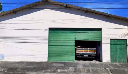 Galpão Comercial com Edícula