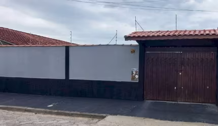Casa Residencial - Ótima Localização