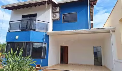 SOBRADO EM CONDOMÍNIO FECHADO EM HORTOLÂNDIA - 185 M²