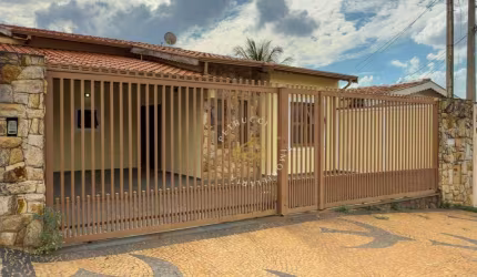 CASA TÉRREA COM PISCINA À VENDA NO JARDIM NOVA EUROPA, CAMPINAS/SP