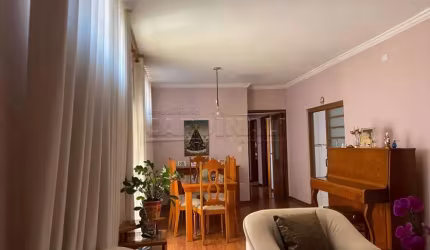 Ótima casa no coração da Vila Prado.