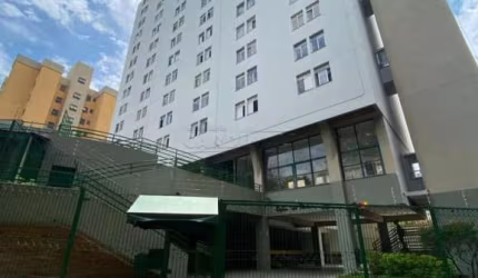 Apartamento com 3 dormitórios no Centro próximo a Escola Prof. Sebastião de Oliveira Rocha em São Carlos