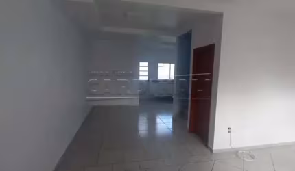 Casa Aconchegante com 3 Dormitórios, 2 Garagens e Localização Valorizada no Jardim Centenário, São Carlos/SP
