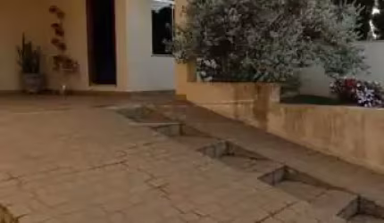 Ótima localização.